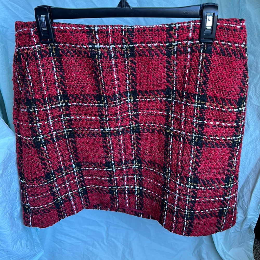 Red plaid tweed skirt with pockets
